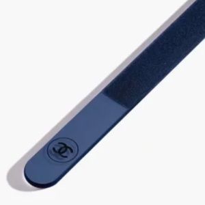 REDUCED NIB CHANEL LA LIME À ONGLES LIMITED EDITION NAIL FILE 127 FUGUEUSE blue